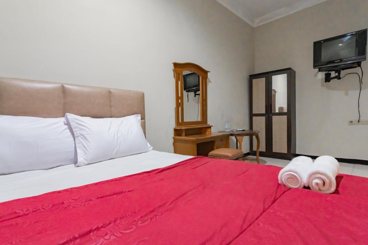 Hotel Markoni Pamanukan Mitra Reddoorz Pamanukan Hilir Exteriör bild