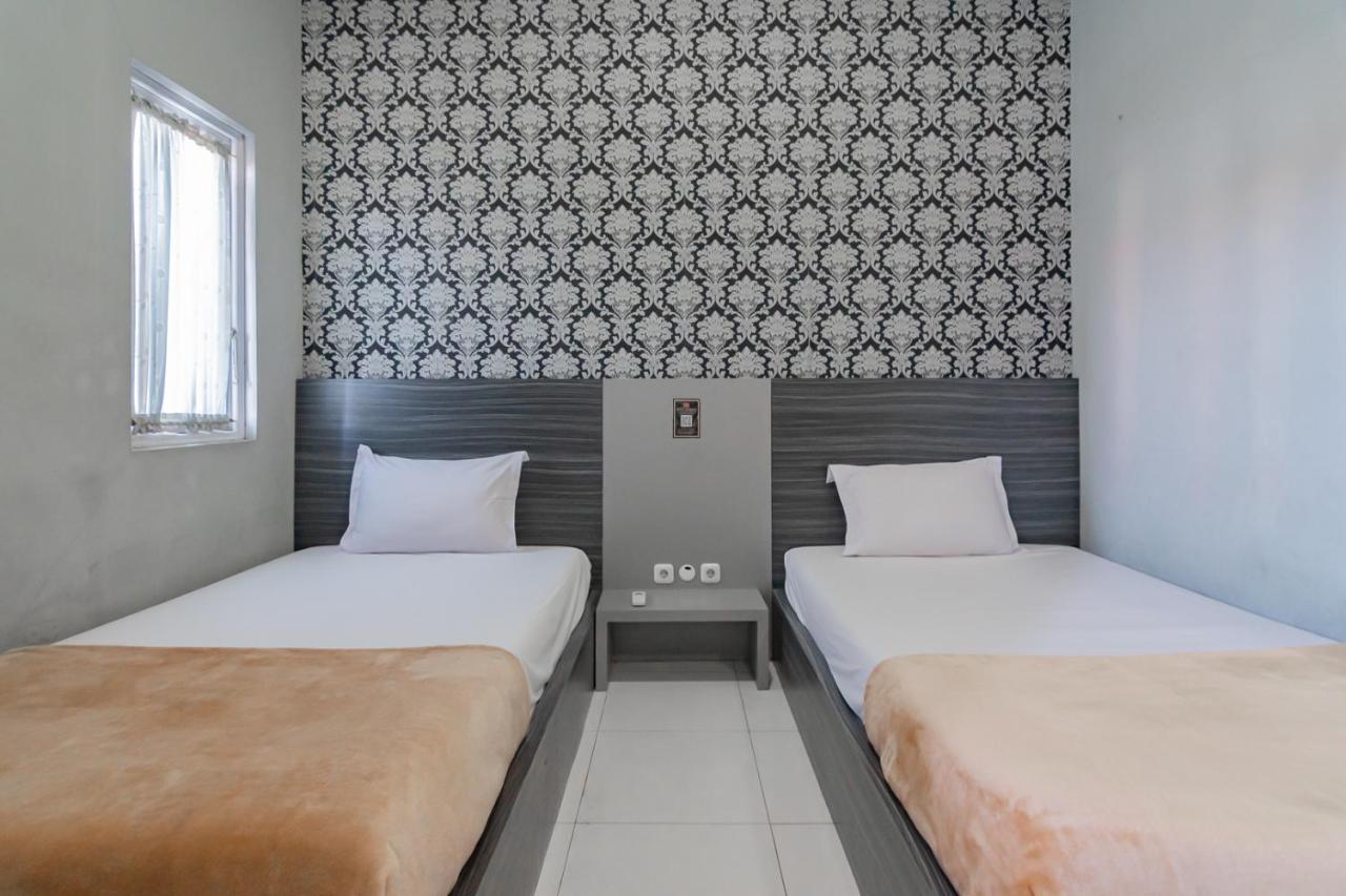 Hotel Markoni Pamanukan Mitra Reddoorz Pamanukan Hilir Exteriör bild