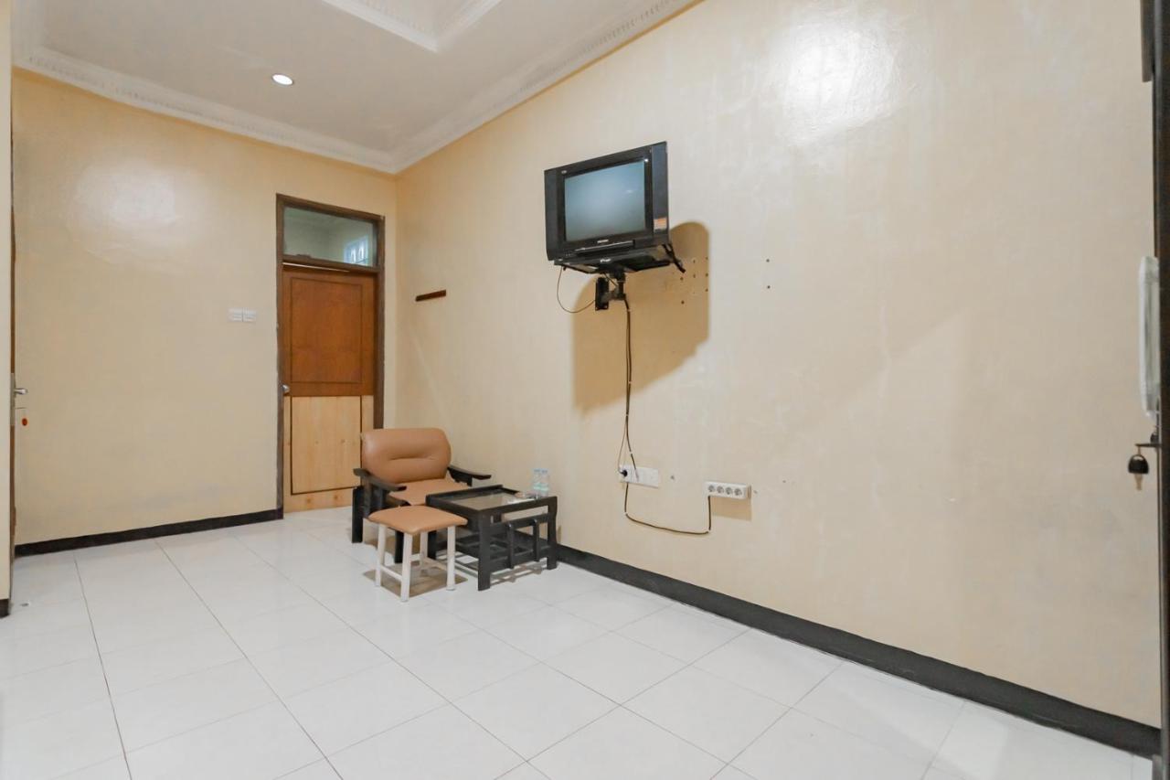 Hotel Markoni Pamanukan Mitra Reddoorz Pamanukan Hilir Exteriör bild