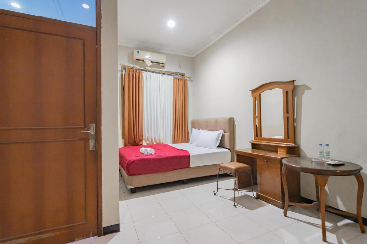 Hotel Markoni Pamanukan Mitra Reddoorz Pamanukan Hilir Exteriör bild