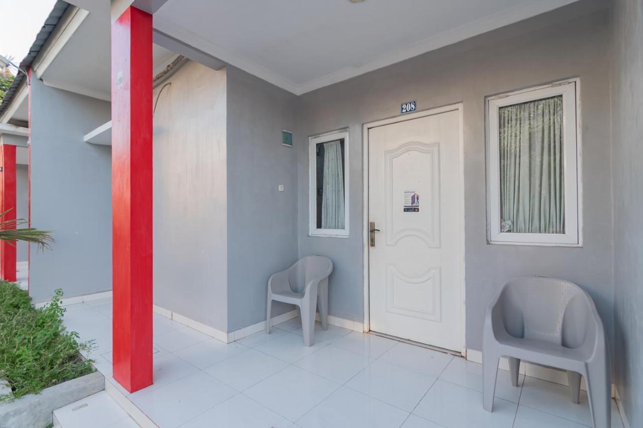 Hotel Markoni Pamanukan Mitra Reddoorz Pamanukan Hilir Exteriör bild
