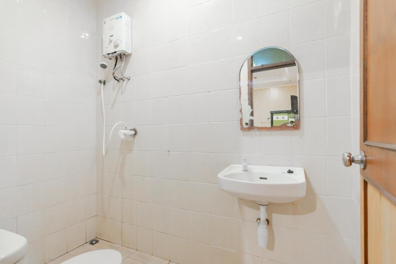 Hotel Markoni Pamanukan Mitra Reddoorz Pamanukan Hilir Exteriör bild