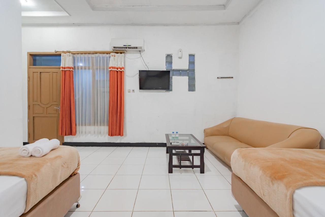 Hotel Markoni Pamanukan Mitra Reddoorz Pamanukan Hilir Exteriör bild
