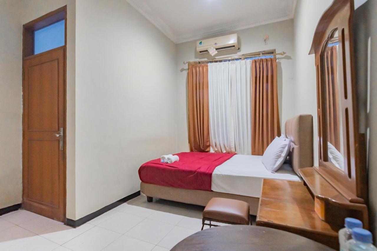 Hotel Markoni Pamanukan Mitra Reddoorz Pamanukan Hilir Exteriör bild