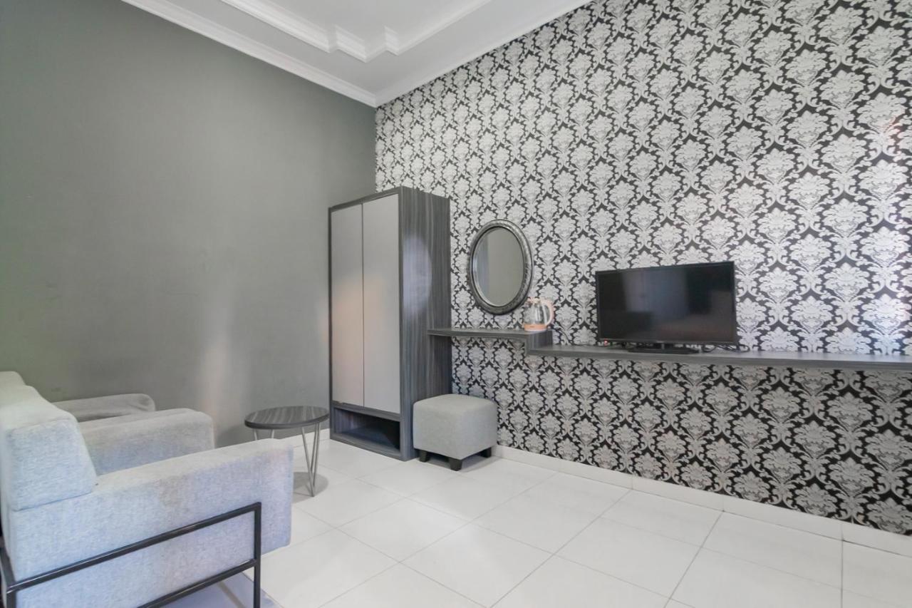 Hotel Markoni Pamanukan Mitra Reddoorz Pamanukan Hilir Exteriör bild