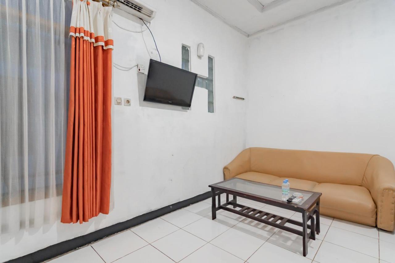 Hotel Markoni Pamanukan Mitra Reddoorz Pamanukan Hilir Exteriör bild